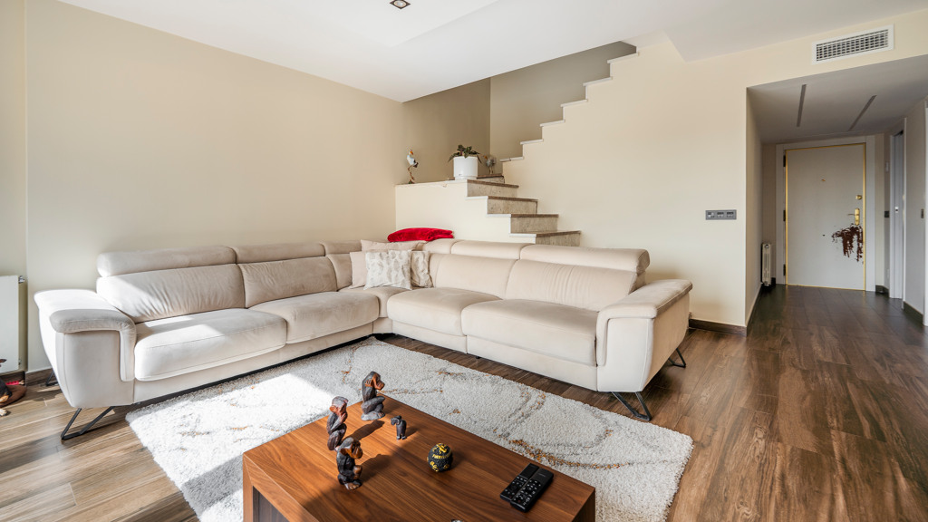 Villetta a schiera a Coslada, Madrid, Spagna 6 camere da letto, 319 mq. N° 96814