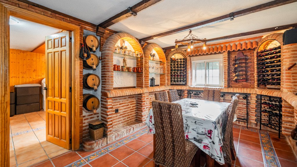 Villetta a schiera a Coslada, Madrid, Spagna 6 camere da letto, 319 mq. N° 96814