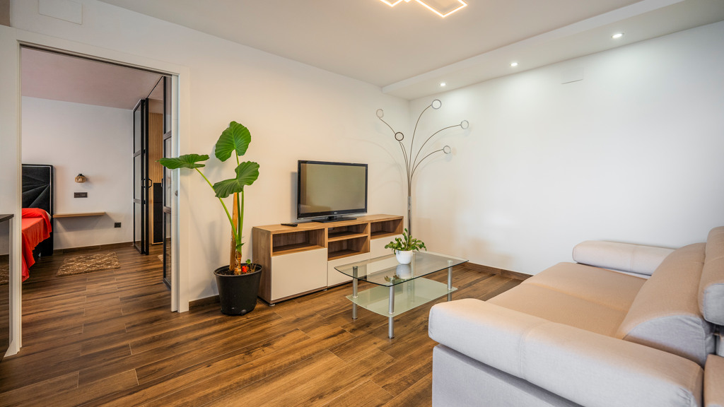 Villetta a schiera a Coslada, Madrid, Spagna 6 camere da letto, 319 mq. N° 96814