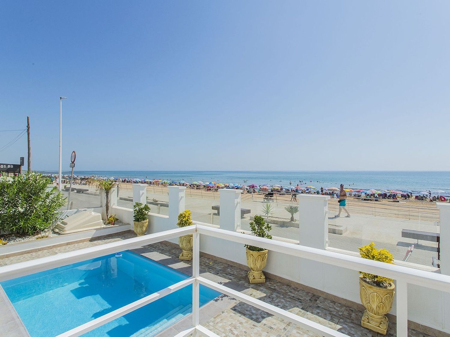 Villa i Torrevieja, Alicante, Spanien 6 sovrum, 167 kvm. Nr. 196312