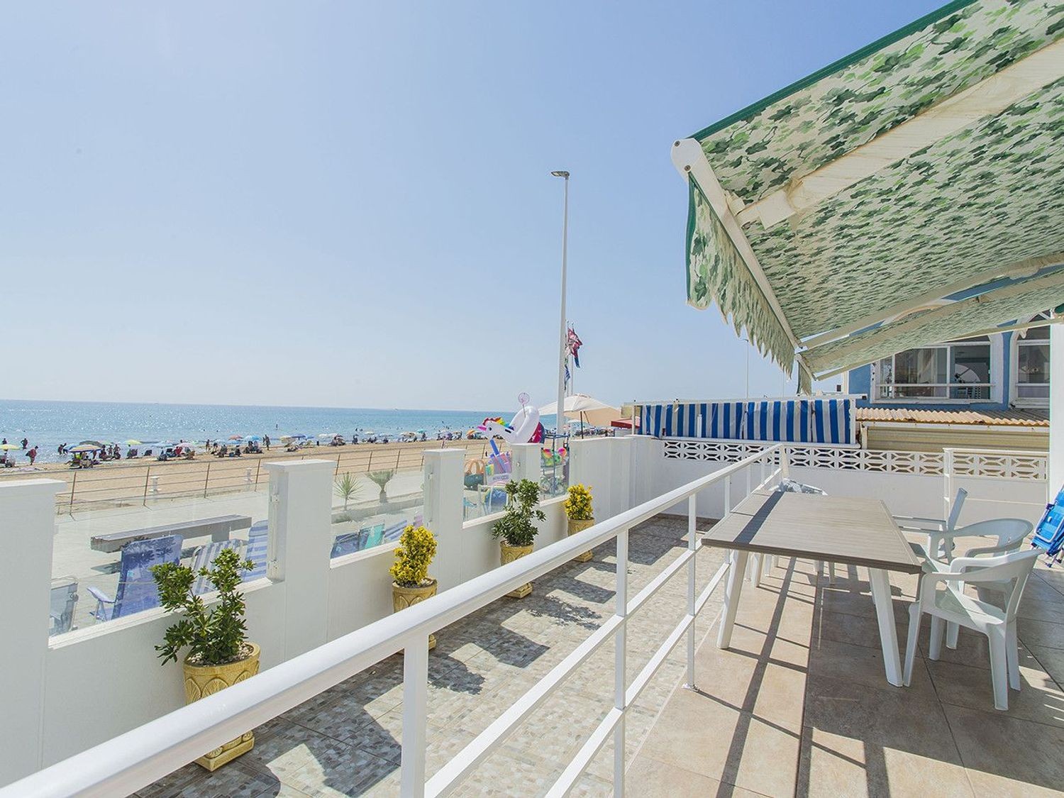 Villa i Torrevieja, Alicante, Spanien 6 sovrum, 167 kvm. Nr. 196312