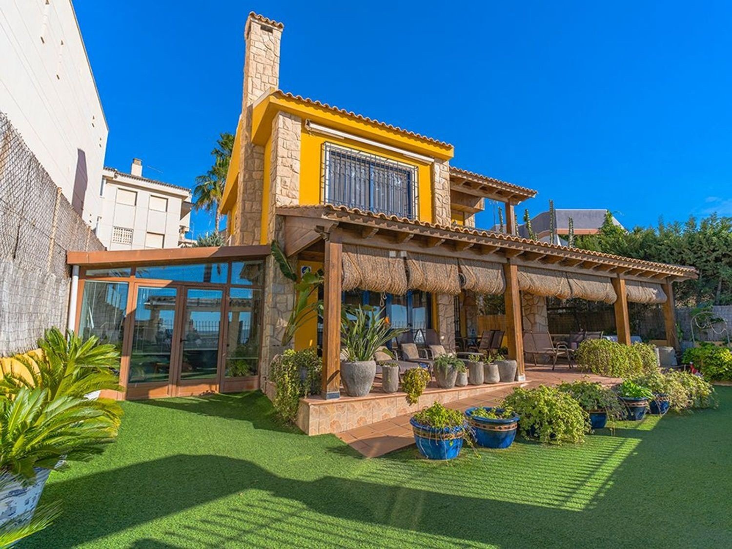 Villa à Santa Pola, Alicante, Espagne 7 chambres, 200 m2 No. 196313