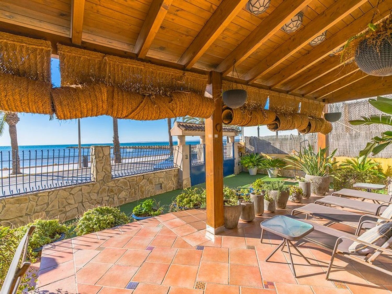 Villa à Santa Pola, Alicante, Espagne 7 chambres, 200 m2 No. 196313