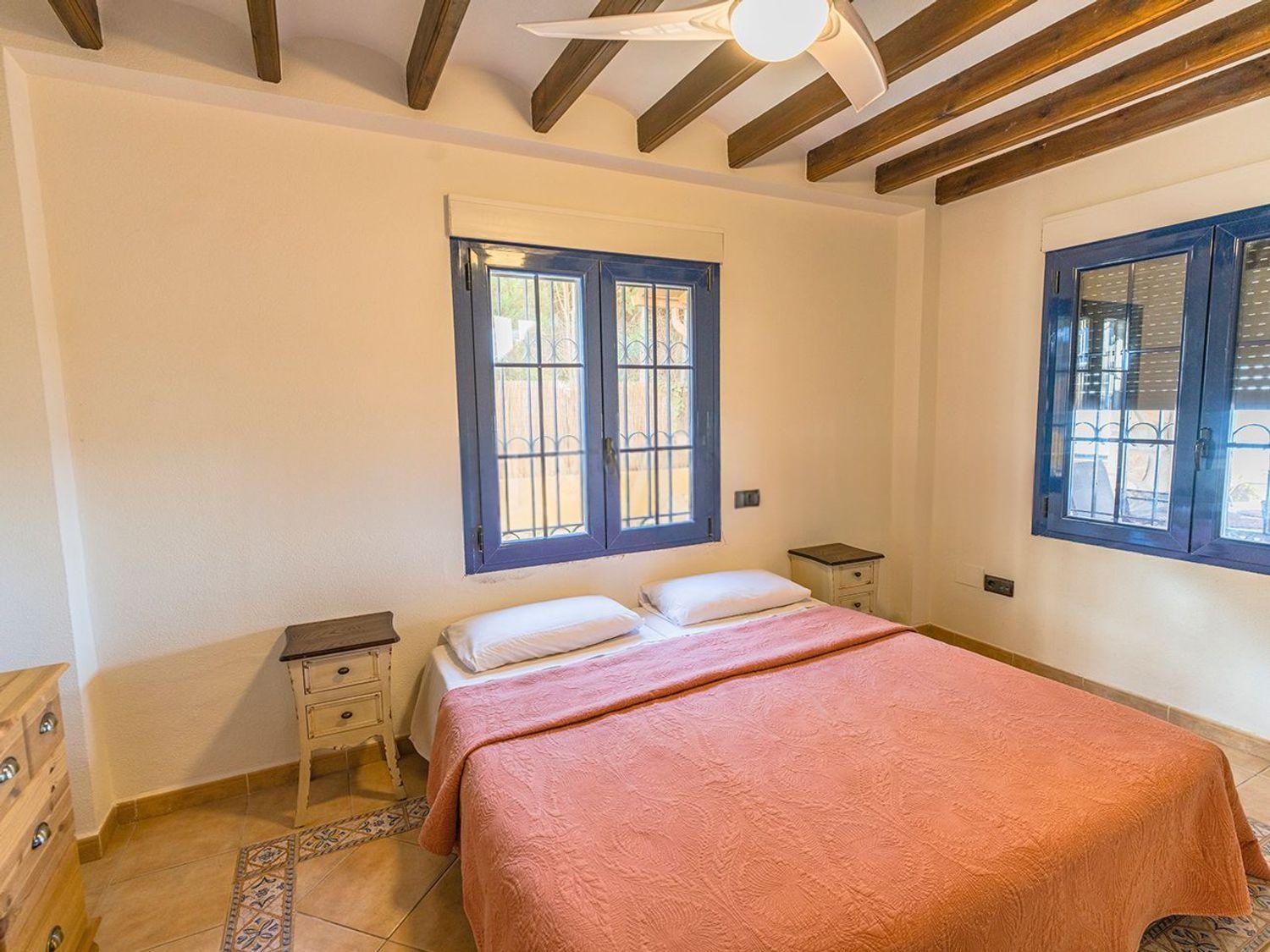 Villa à Santa Pola, Alicante, Espagne 7 chambres, 200 m2 No. 196313