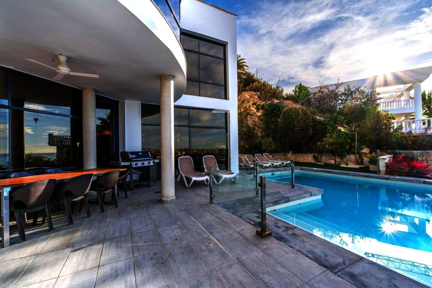 Villa à El Campello, Alicante, Espagne 4 chambres, 452 m2 No. 196311