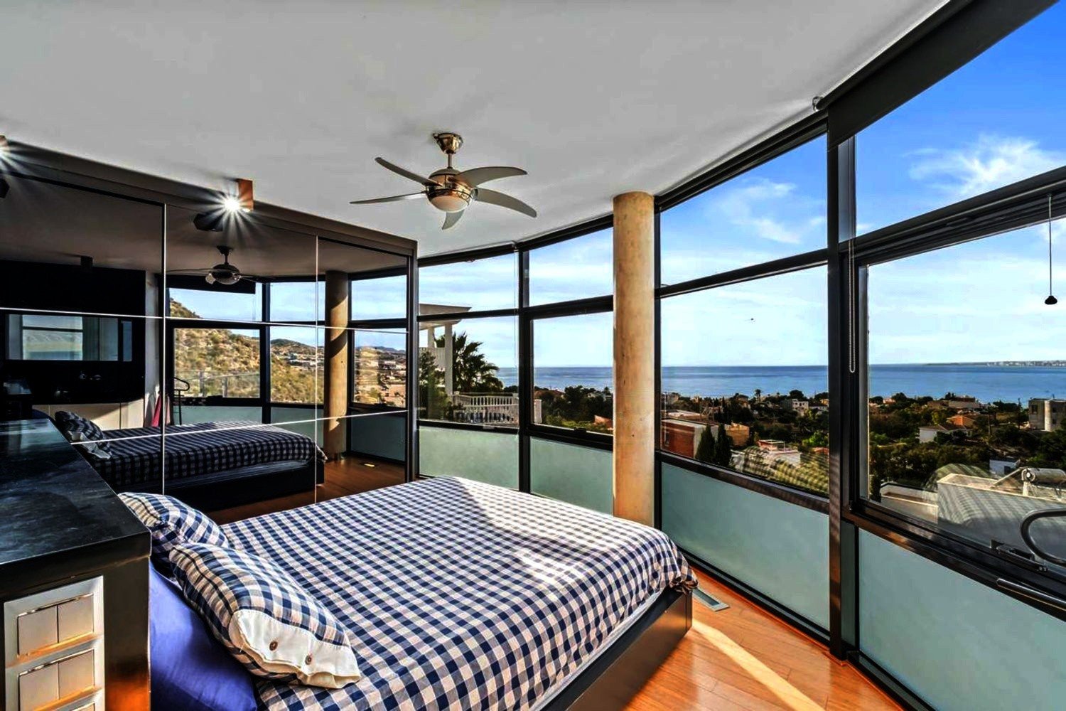 Villa à El Campello, Alicante, Espagne 4 chambres, 452 m2 No. 196311