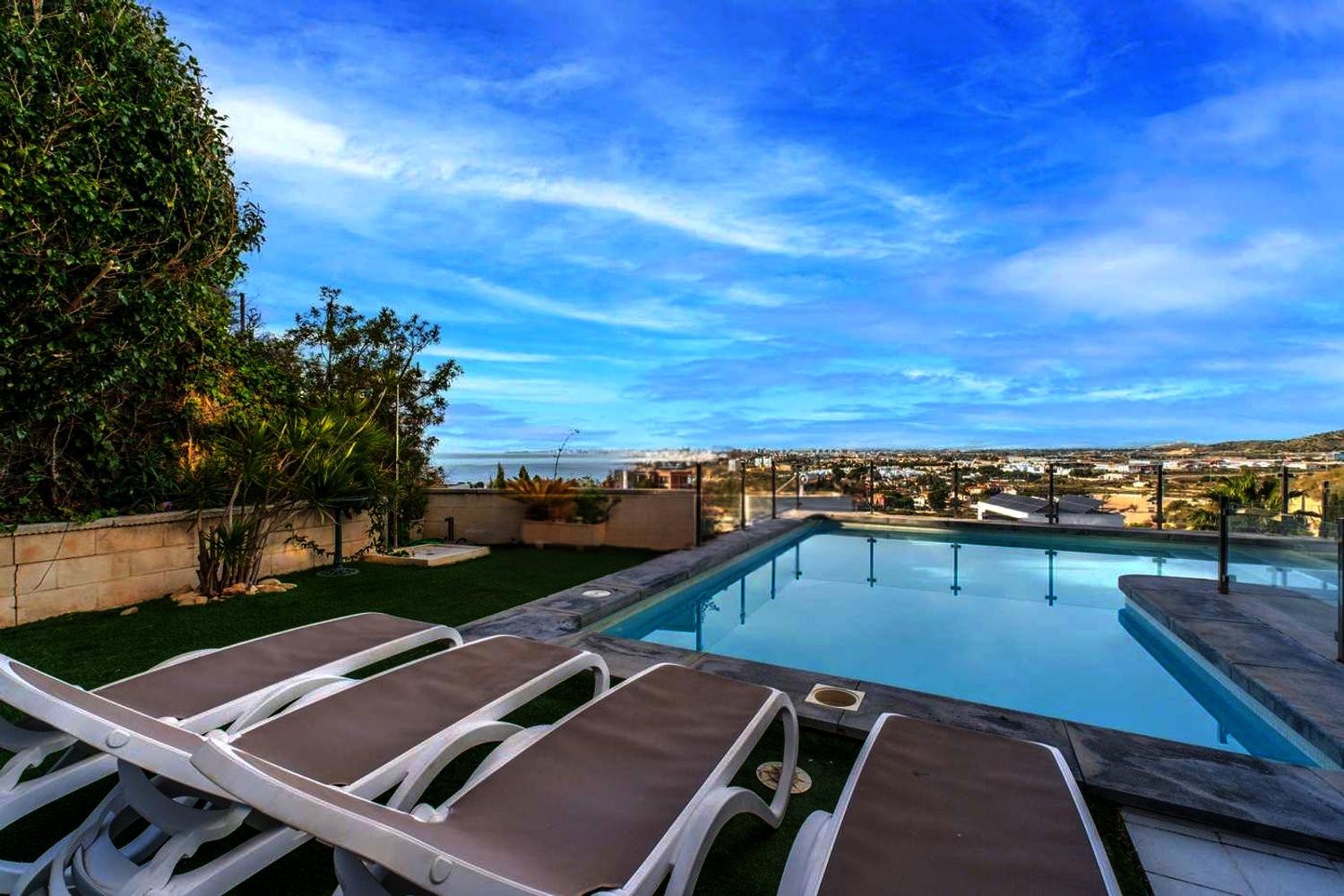 Villa à El Campello, Alicante, Espagne 4 chambres, 452 m2 No. 196311
