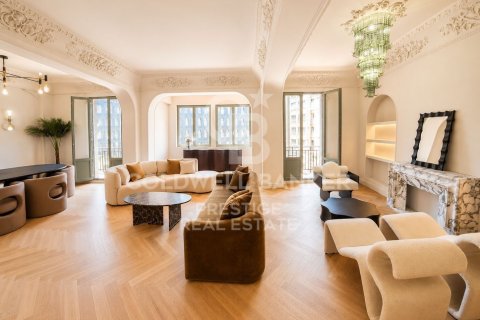Dzīvoklis Barcelona, Spānijā 4 istabas,  Nr. 178626