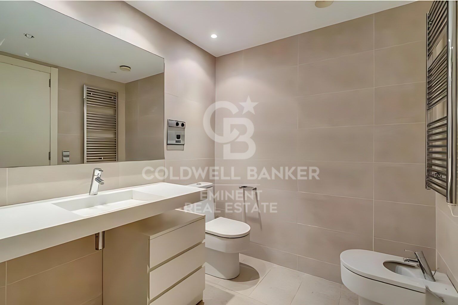 Kattohuoneisto Barcelona, Espanja 3 makuuhuonetta, 205 m2 No. 178625