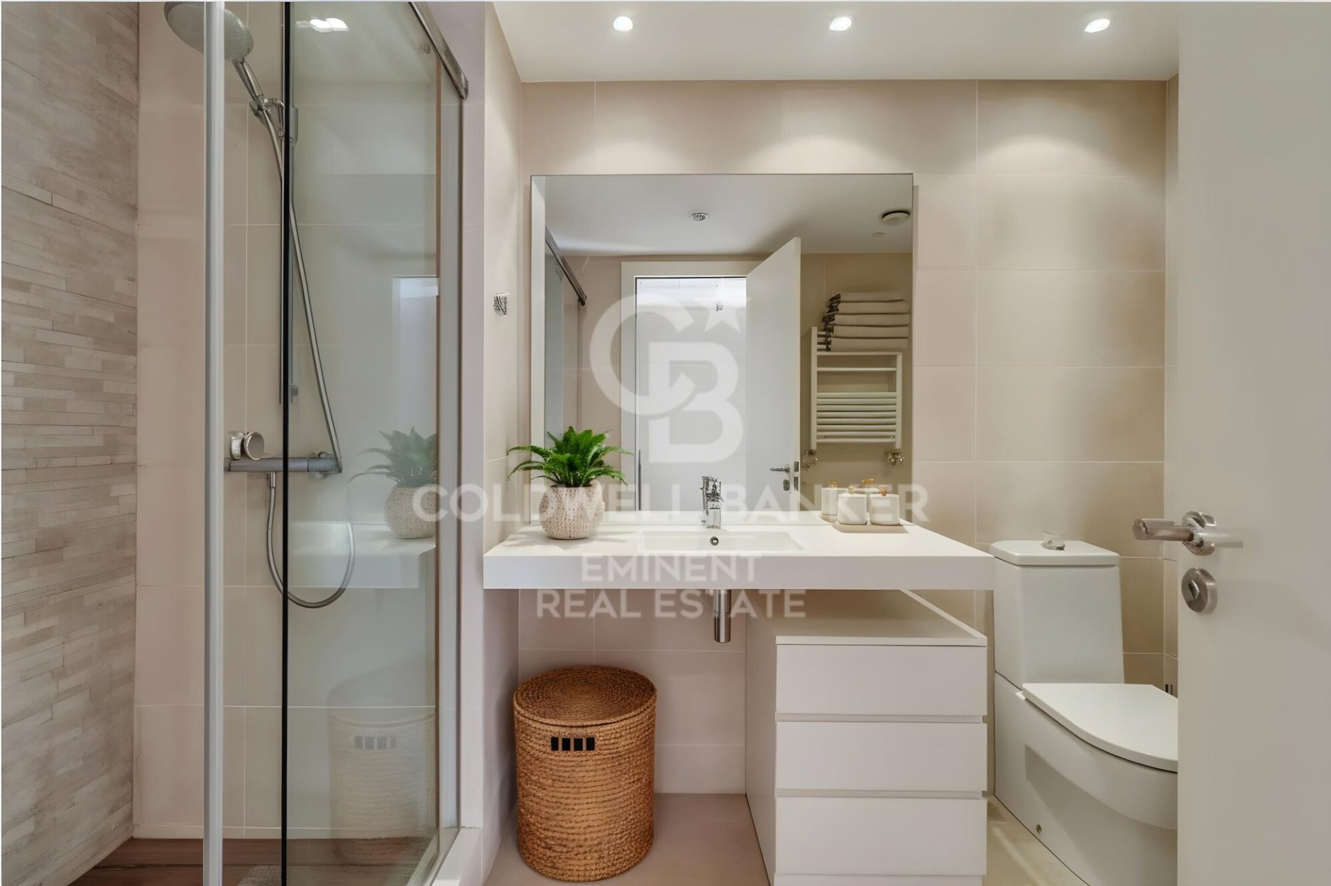 Kattohuoneisto Barcelona, Espanja 3 makuuhuonetta, 205 m2 No. 178625