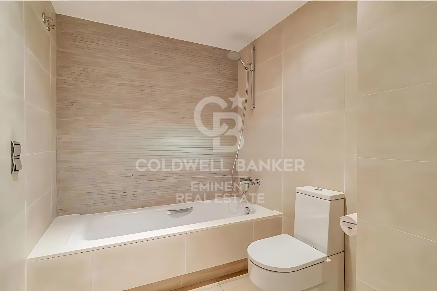 Kattohuoneisto Barcelona, Espanja 3 makuuhuonetta, 205 m2 No. 178625
