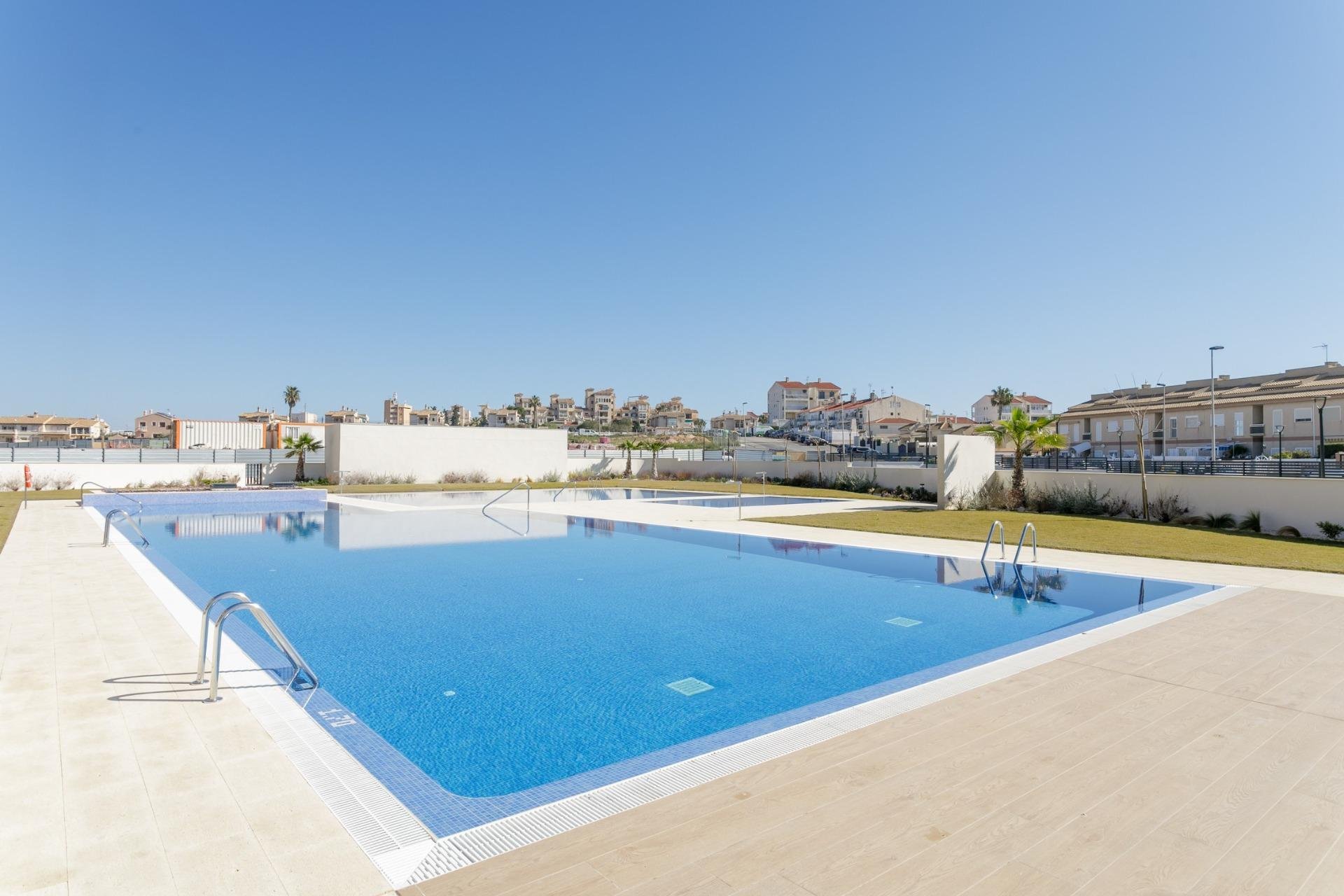 Appartamento a Torrevieja, Alicante, Spagna 2 camere da letto, 65 mq. N° 98327
