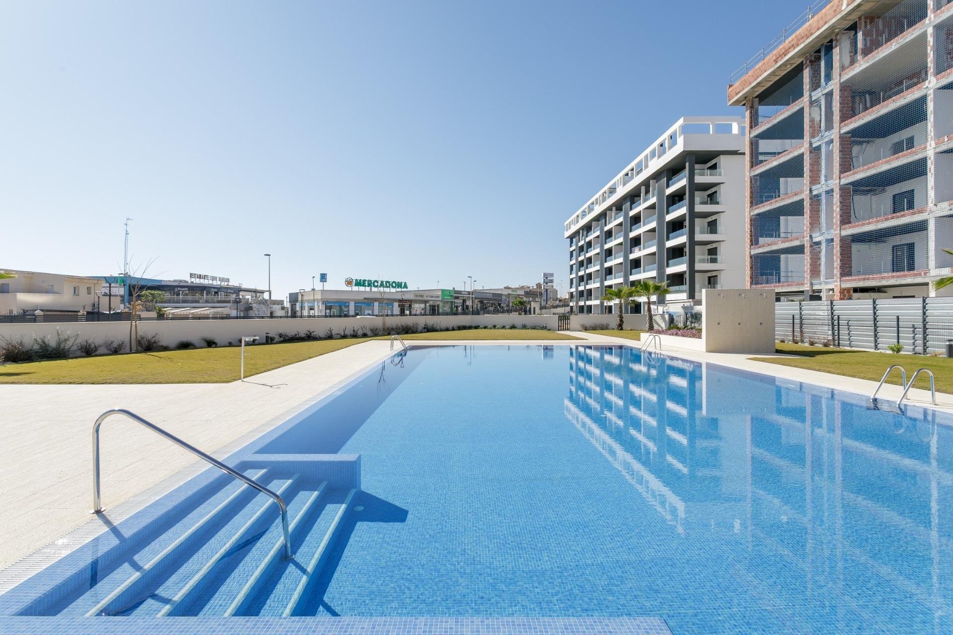 Appartamento a Torrevieja, Alicante, Spagna 2 camere da letto, 65 mq. N° 98327