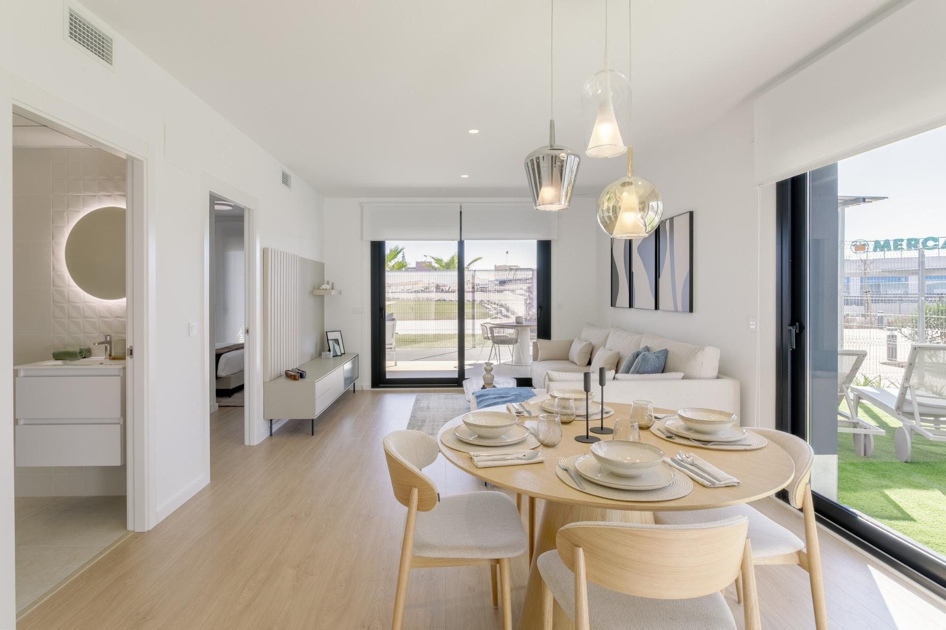 Appartamento a Torrevieja, Alicante, Spagna 2 camere da letto, 65 mq. N° 98327