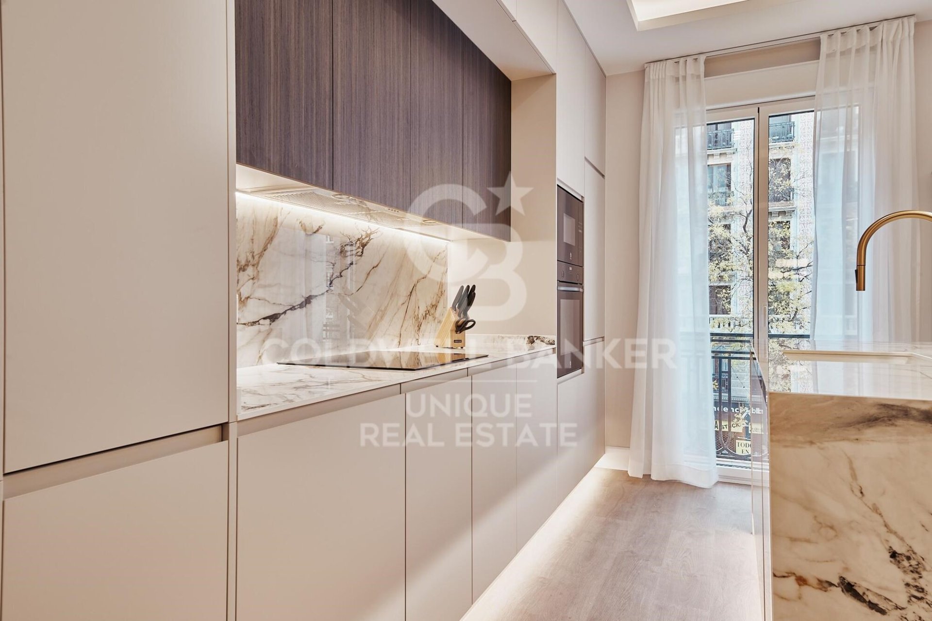Apartment à Madrid, Espagne 3 chambres, 143 m2 No. 158285