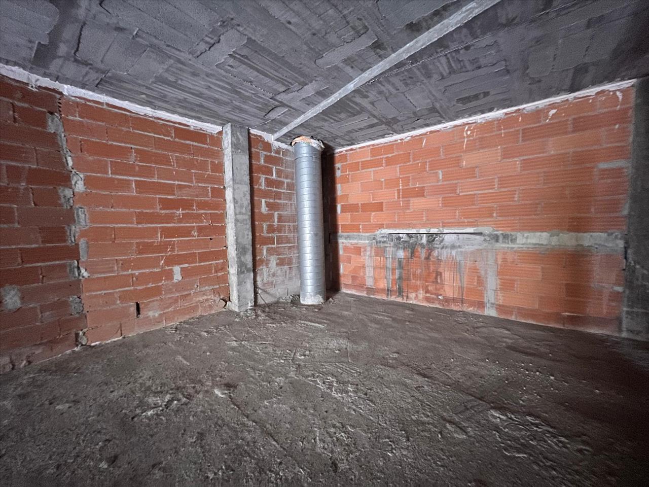 Myymälä Vilanova i la Geltru, Barcelona, Espanja 142 m2 No. 191258