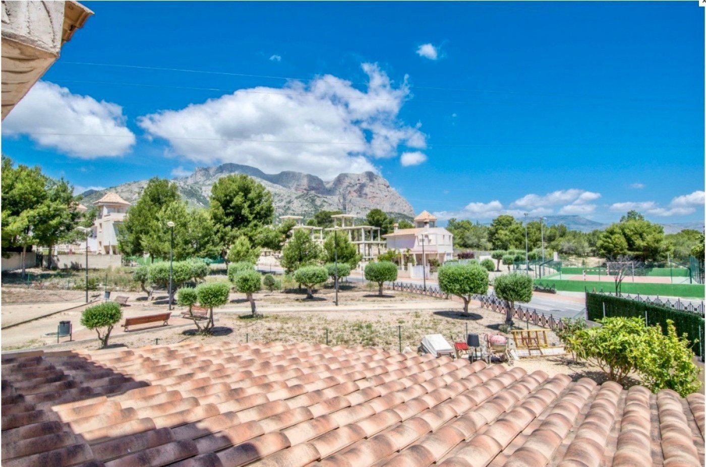 Villa in La Nucia, Alicante, Spain 4 bedrooms, 160 sq.m. No. 196709