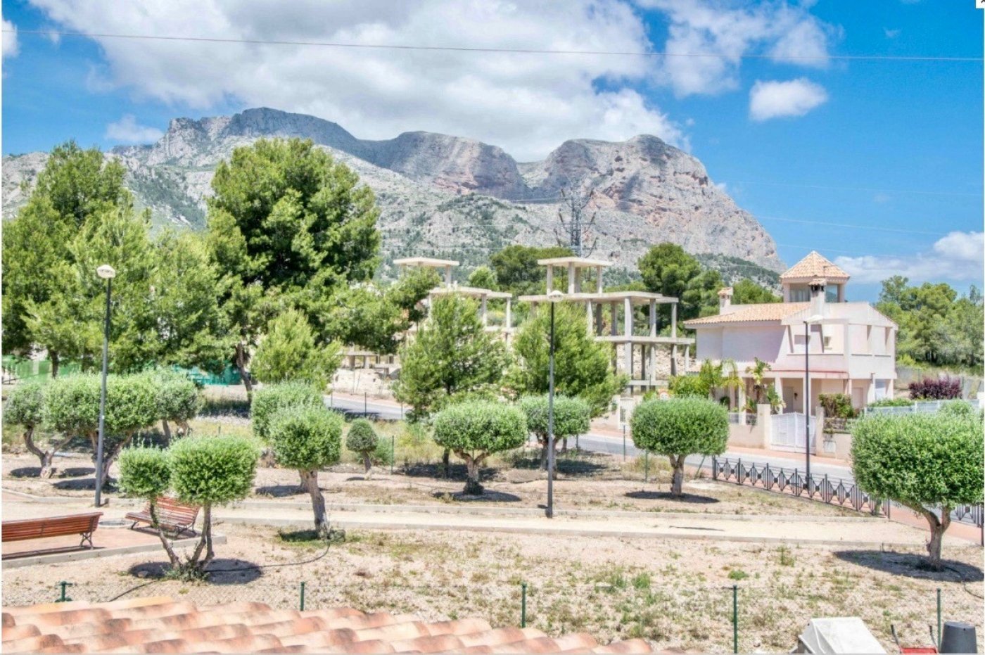 Villa in La Nucia, Alicante, Spain 4 bedrooms, 160 sq.m. No. 196709
