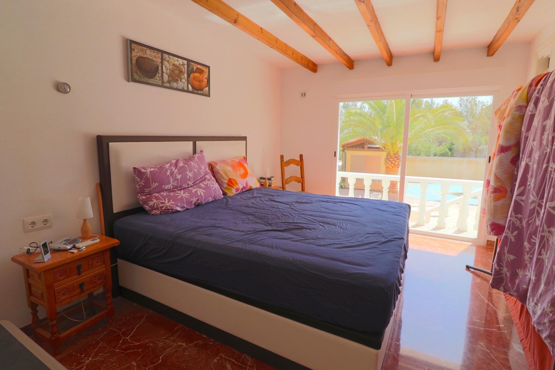 Villa i La Nucia, Alicante, Spanien 4 sovrum, 215 kvm. Nr. 196710