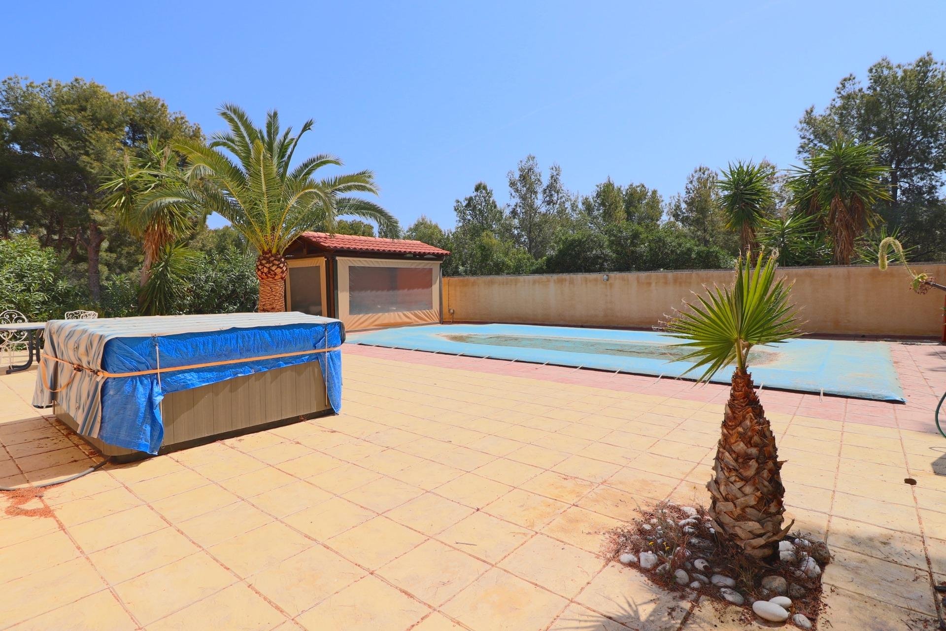 Villa i La Nucia, Alicante, Spanien 4 sovrum, 215 kvm. Nr. 196710