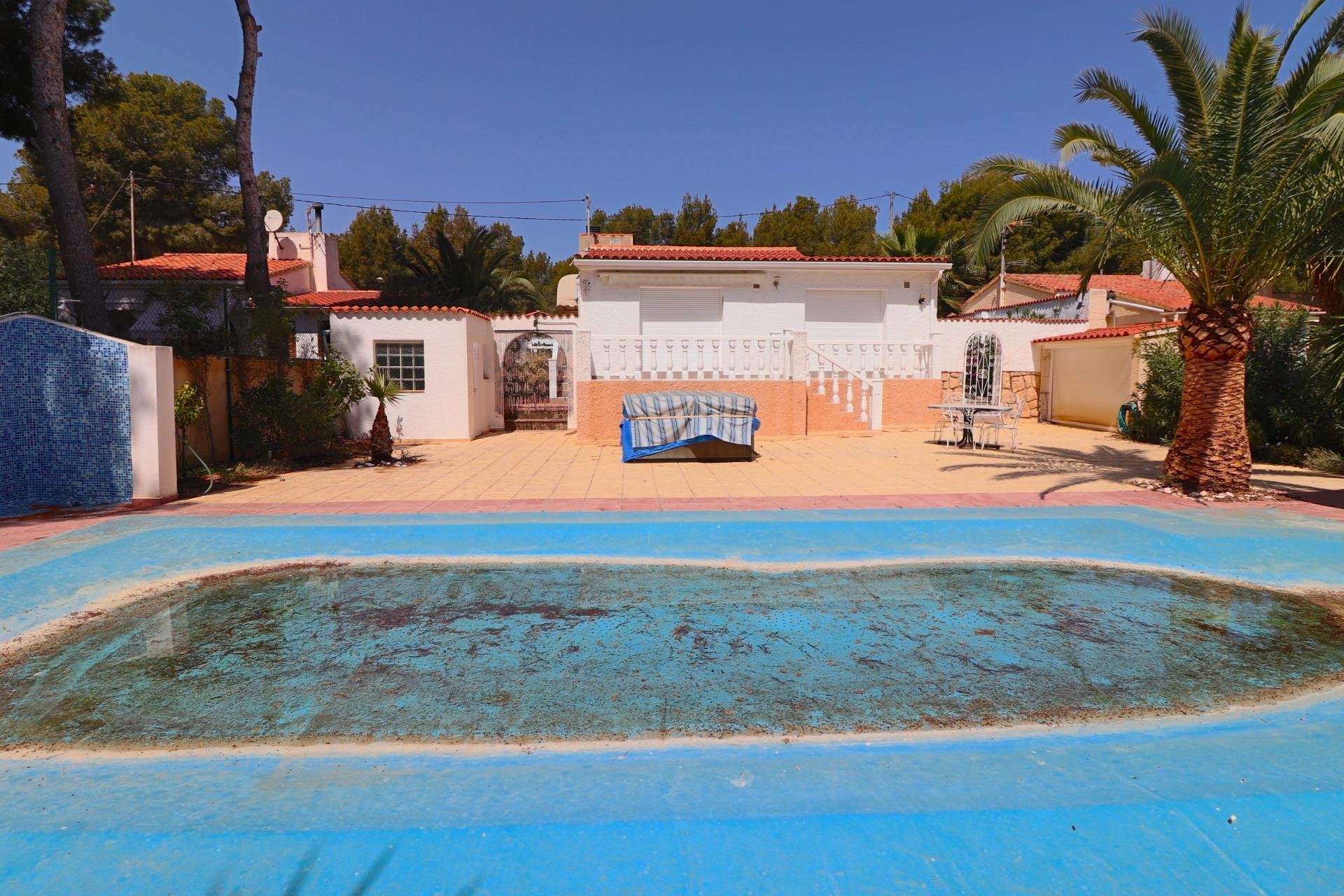 Villa i La Nucia, Alicante, Spanien 4 sovrum, 215 kvm. Nr. 196710