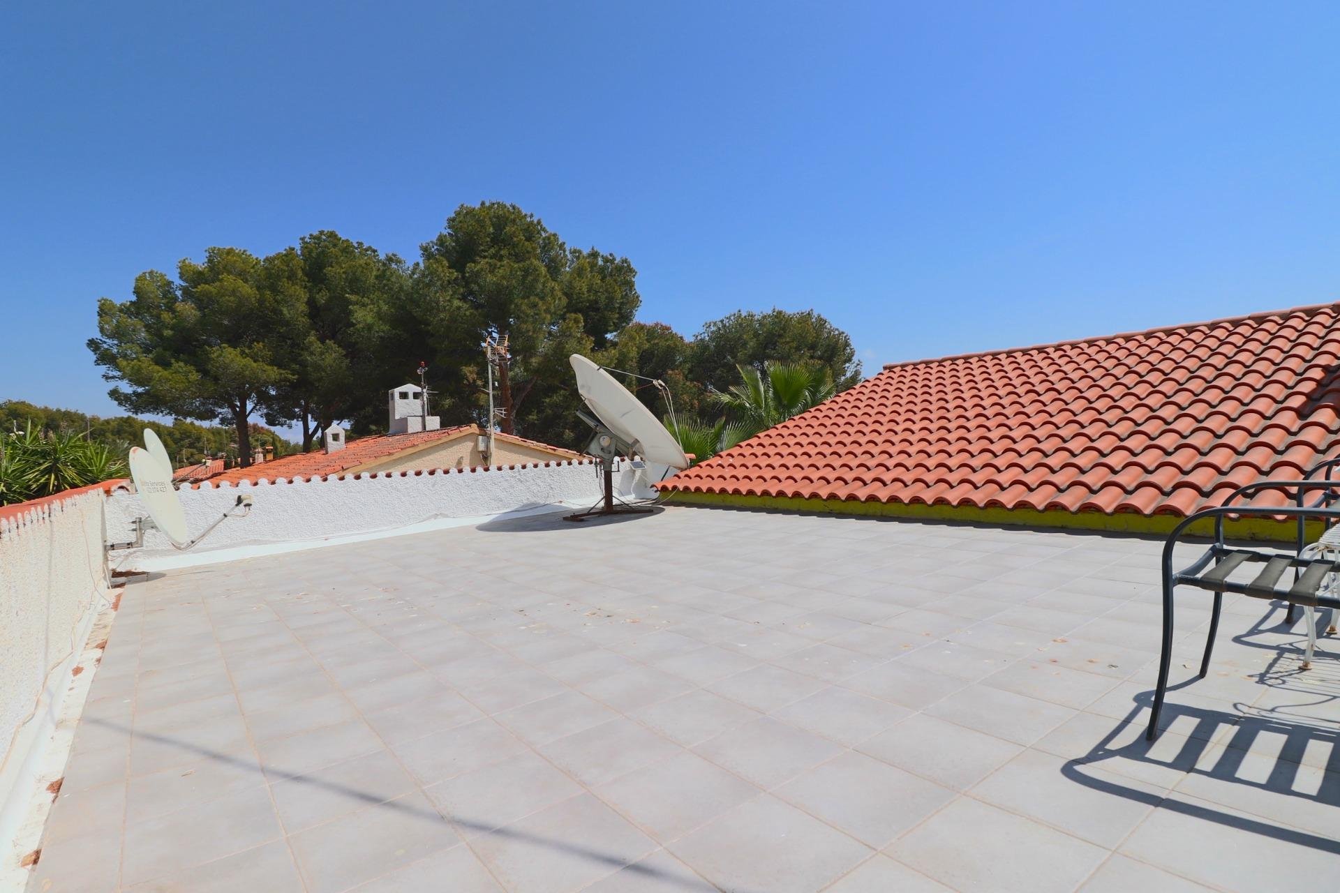 Villa i La Nucia, Alicante, Spanien 4 sovrum, 215 kvm. Nr. 196710