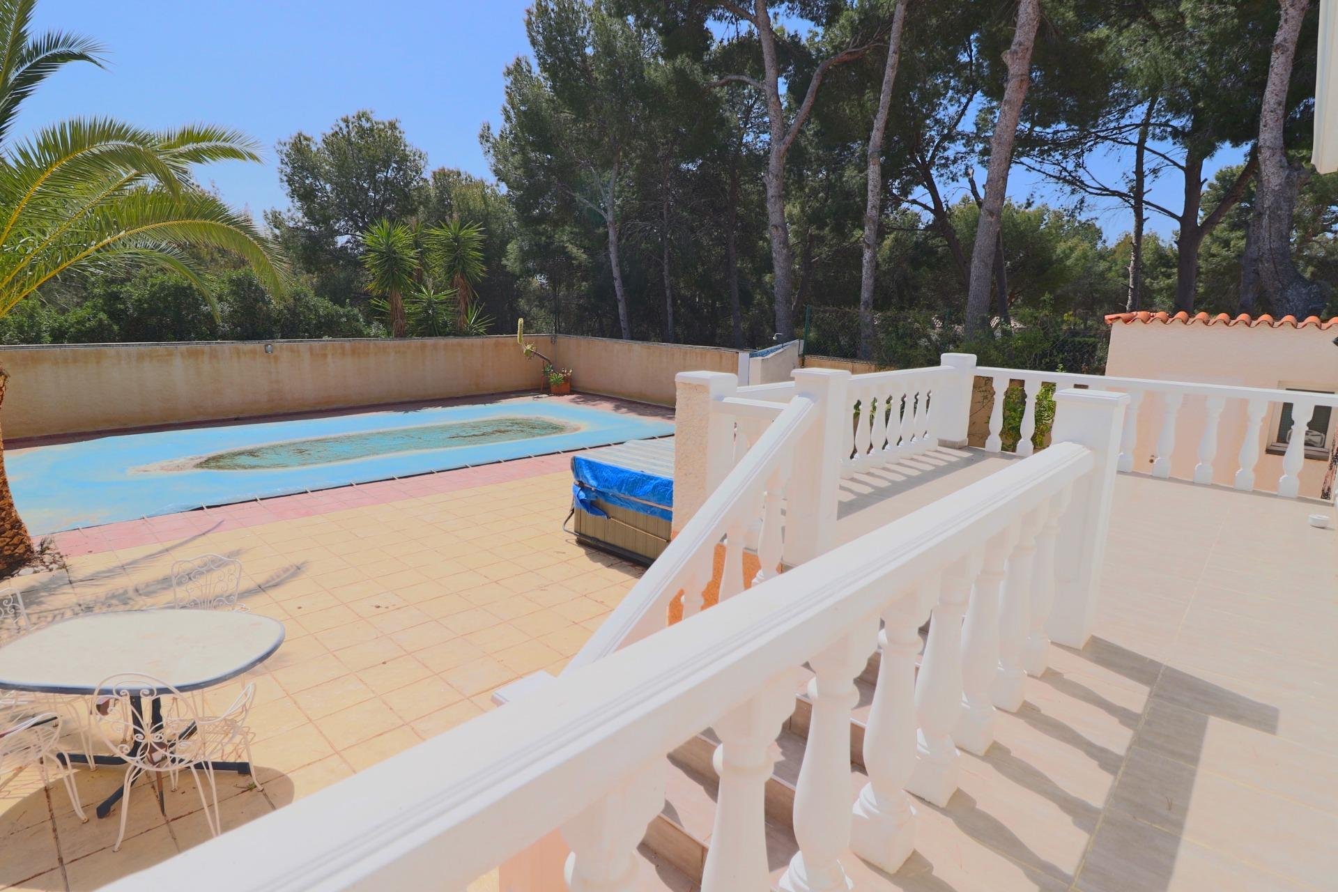 Villa i La Nucia, Alicante, Spanien 4 sovrum, 215 kvm. Nr. 196710