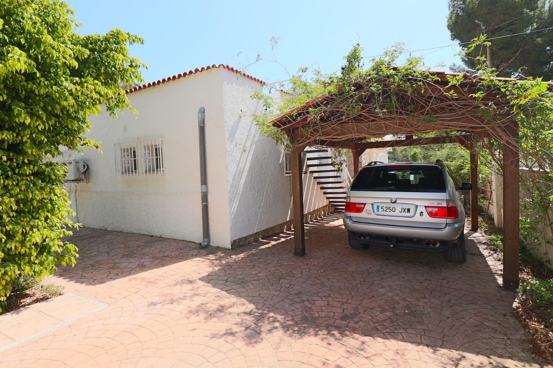 Villa i La Nucia, Alicante, Spanien 4 sovrum, 215 kvm. Nr. 196710