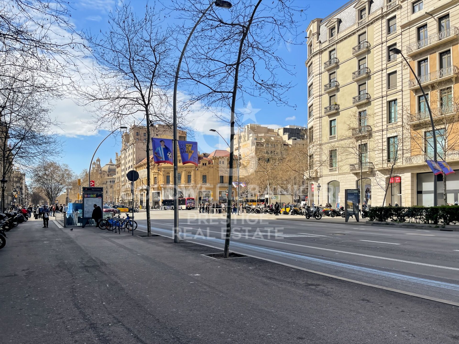 Takvåning i Barcelona, Spanien 5 sovrum, 120 kvm. Nr. 156665