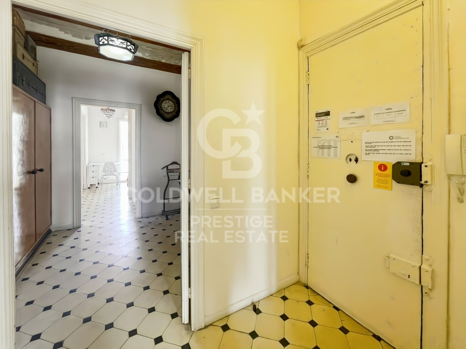 Takvåning i Barcelona, Spanien 5 sovrum, 120 kvm. Nr. 156665