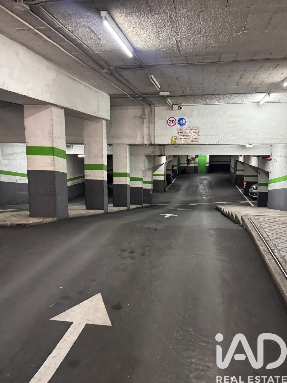 Garage i Madrid, Spanien Nr. 185111