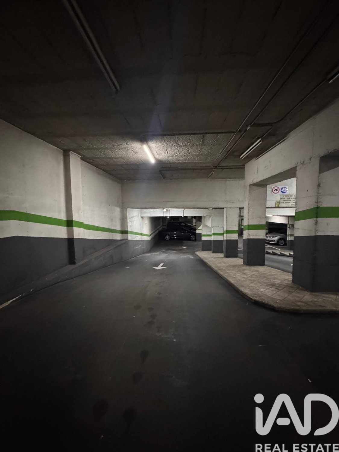 Garage i Madrid, Spanien Nr. 185111