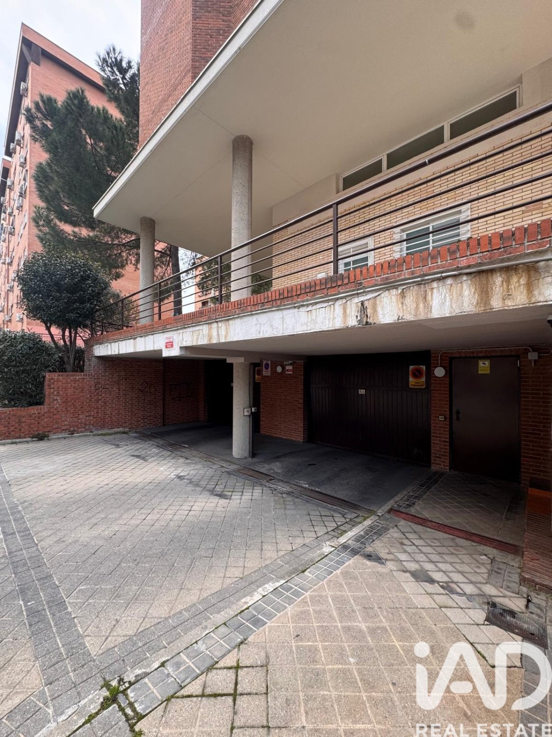 Garage i Madrid, Spanien Nr. 185111