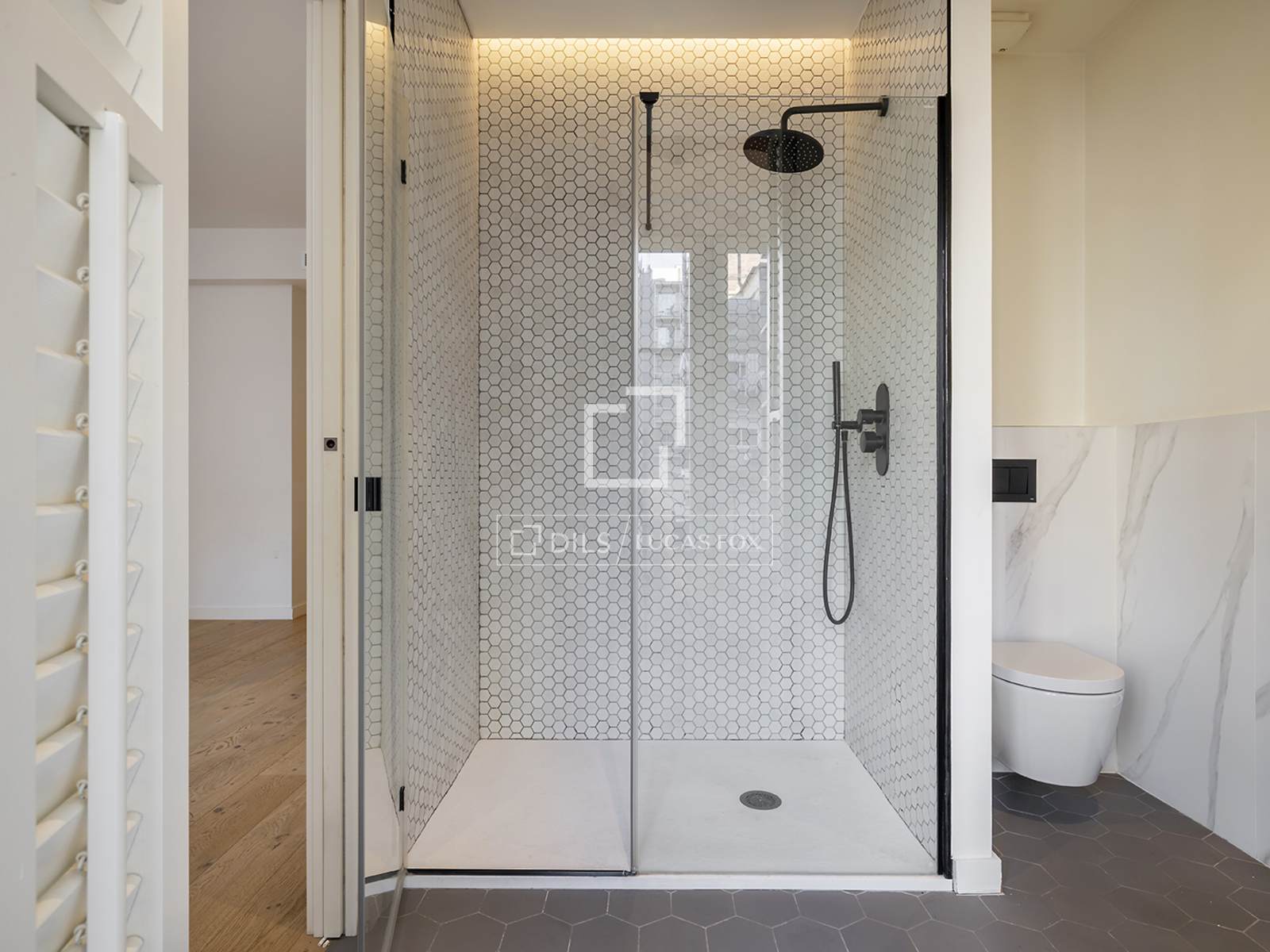 Huoneisto Barcelona, Espanja 3 makuuhuonetta, 137 m2 No. 150271