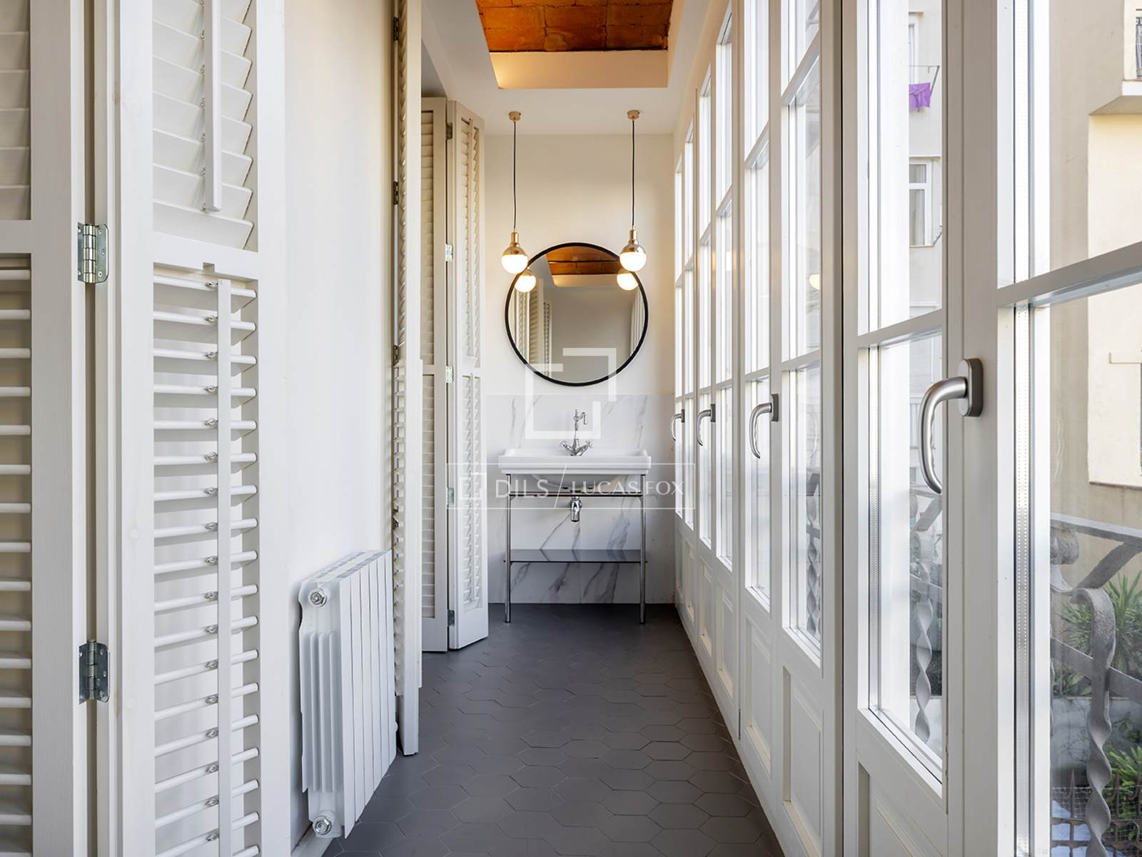 Huoneisto Barcelona, Espanja 3 makuuhuonetta, 137 m2 No. 150271