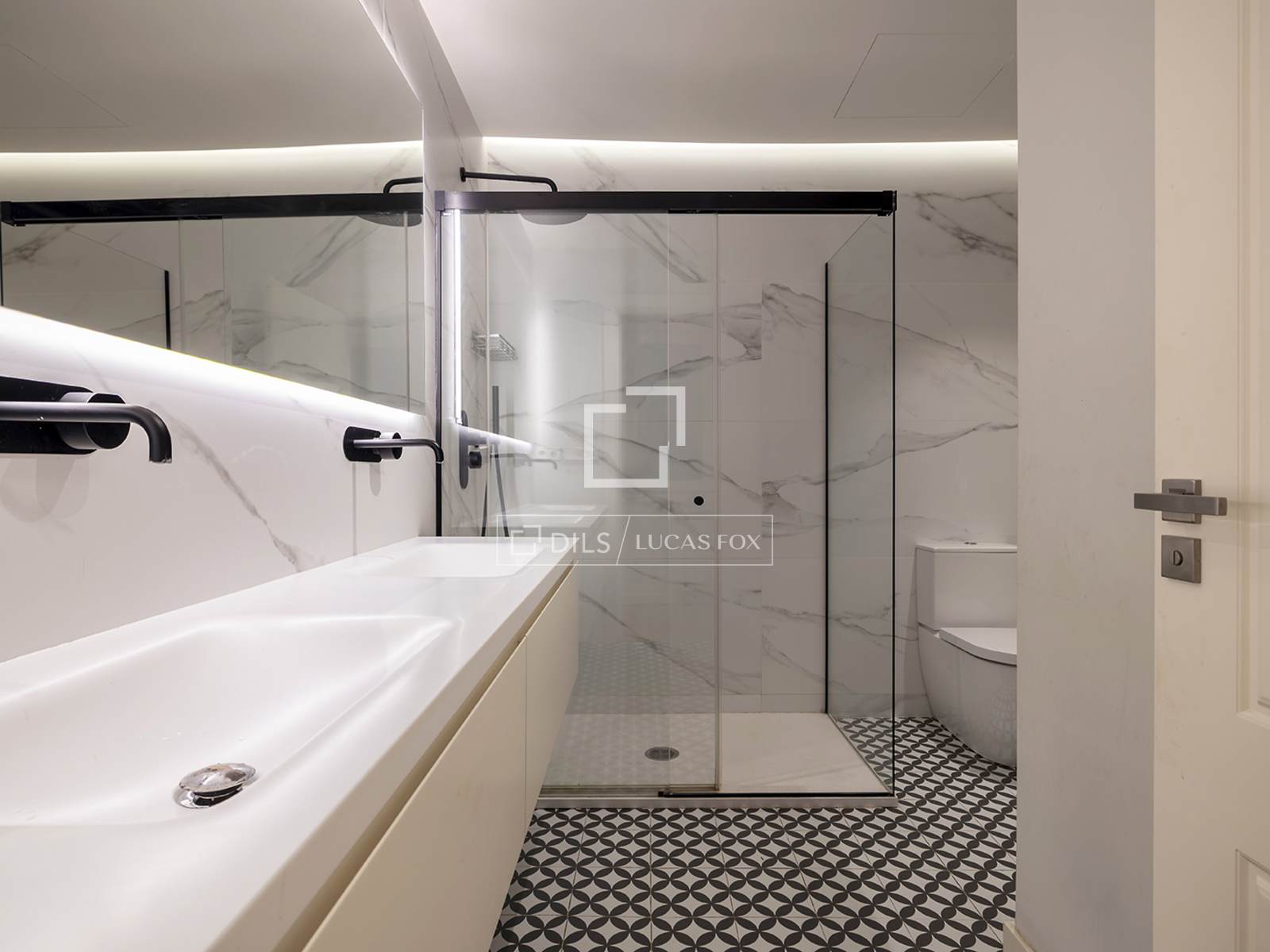 Huoneisto Barcelona, Espanja 3 makuuhuonetta, 137 m2 No. 150271