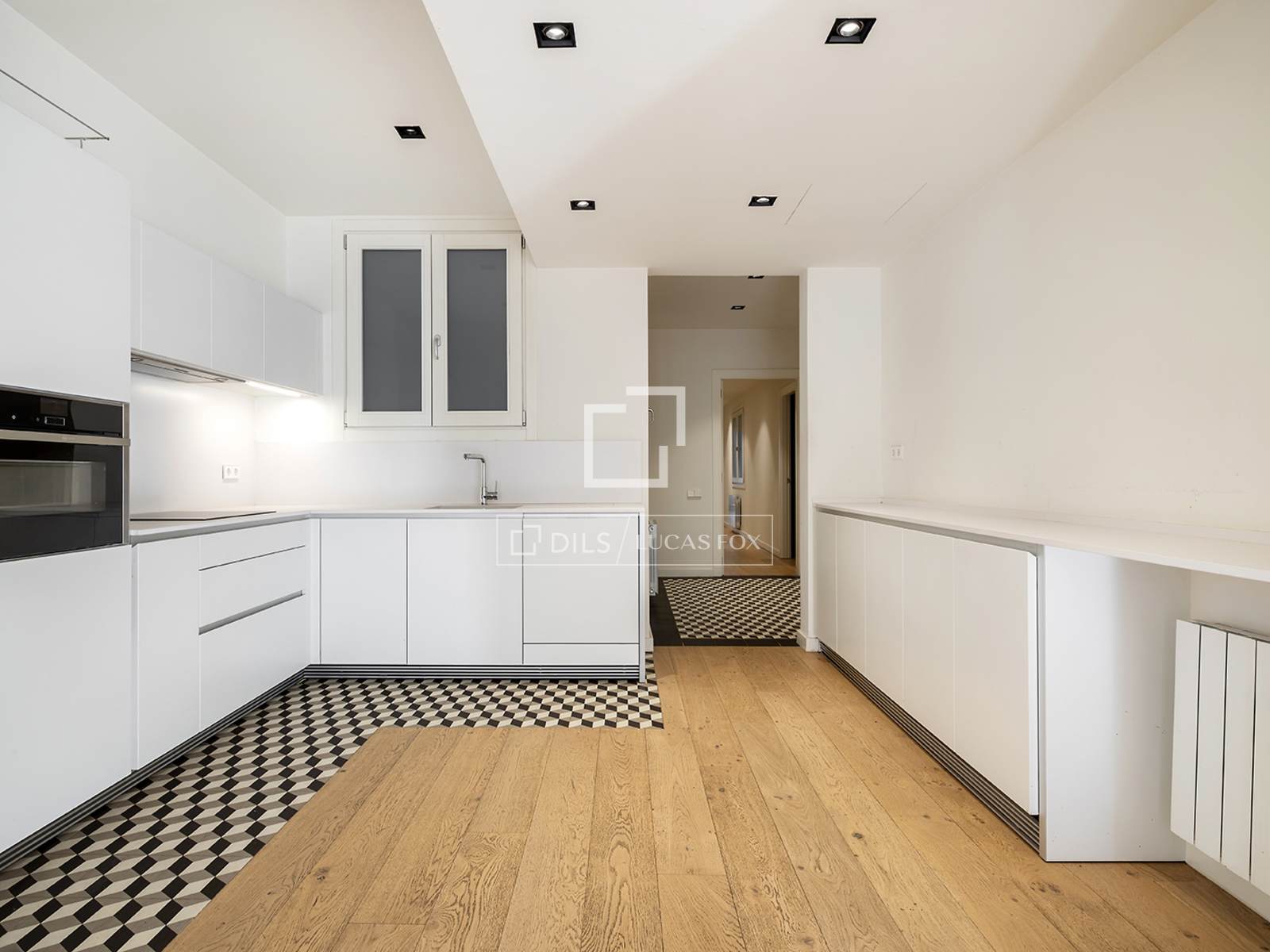 Huoneisto Barcelona, Espanja 3 makuuhuonetta, 137 m2 No. 150271