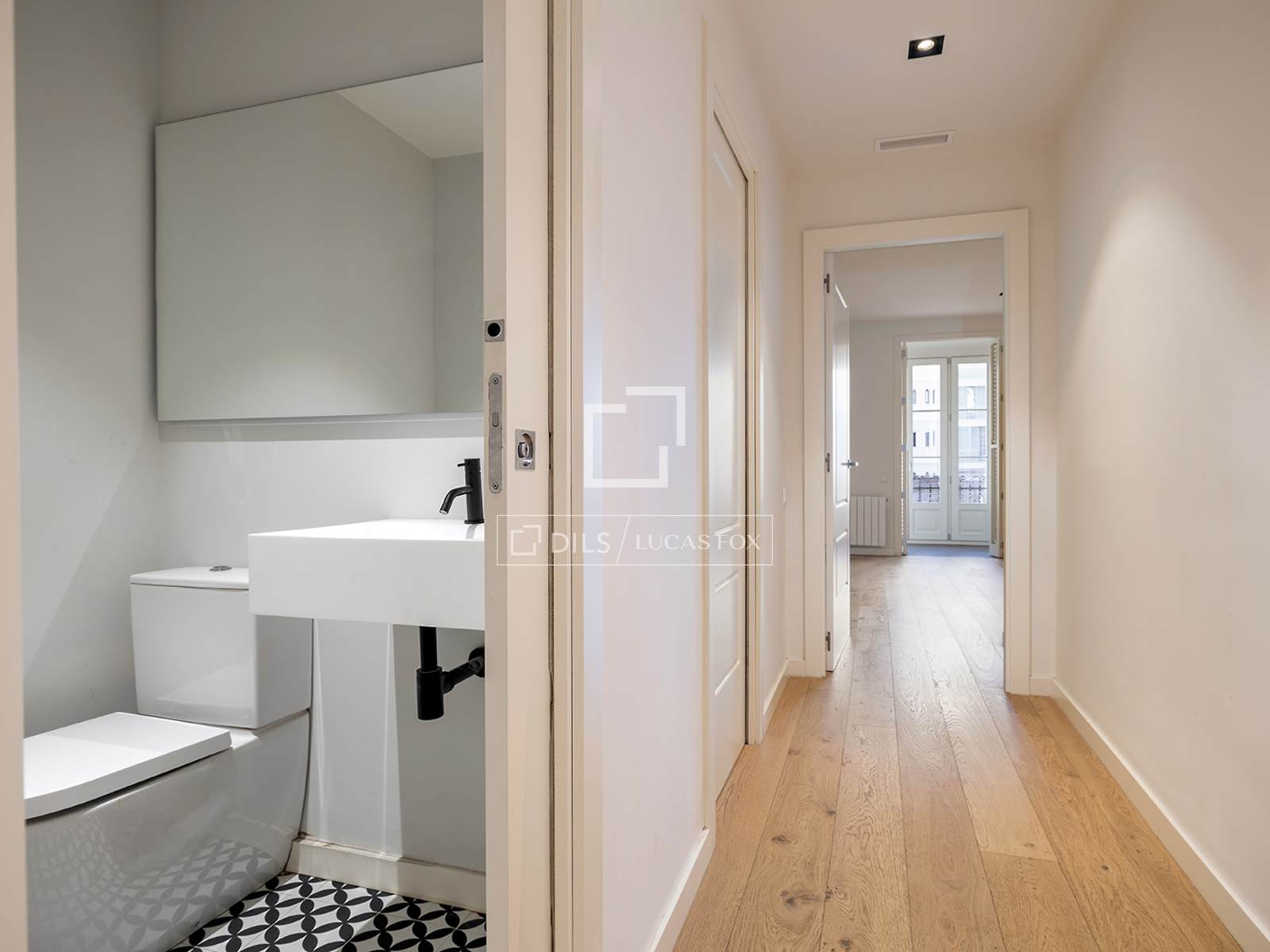 Huoneisto Barcelona, Espanja 3 makuuhuonetta, 137 m2 No. 150271
