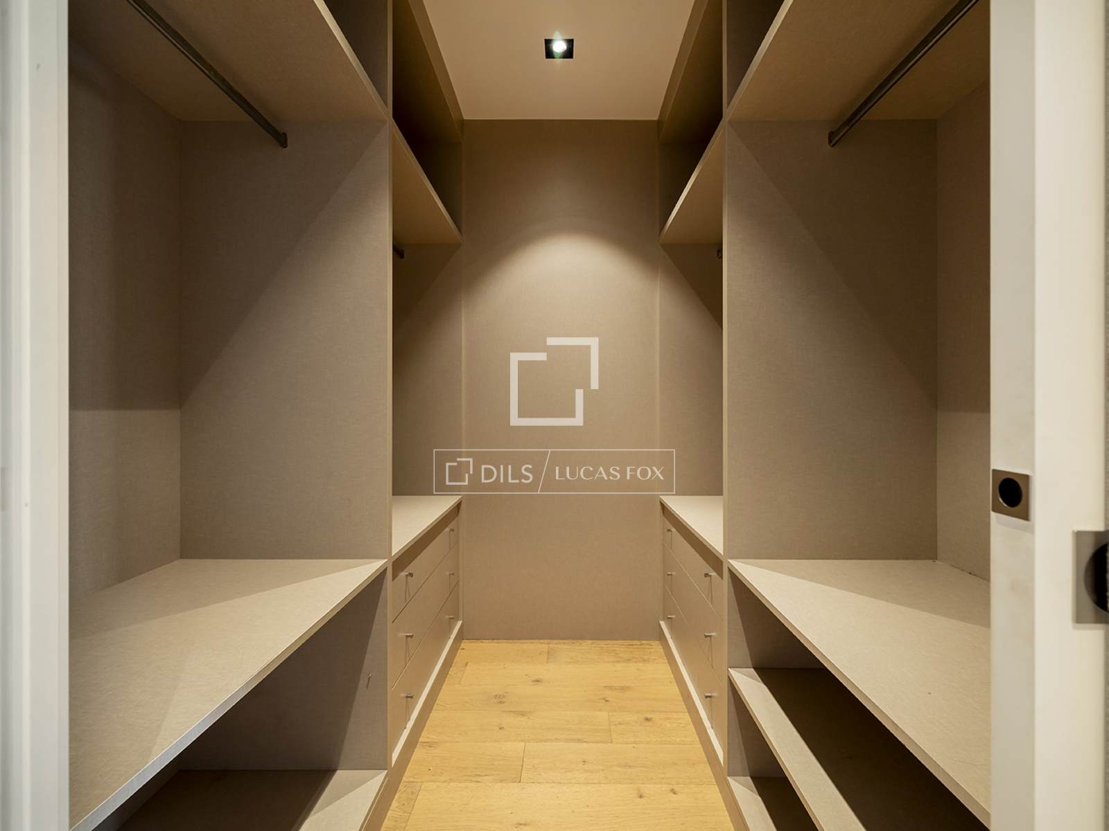 Huoneisto Barcelona, Espanja 3 makuuhuonetta, 137 m2 No. 150271