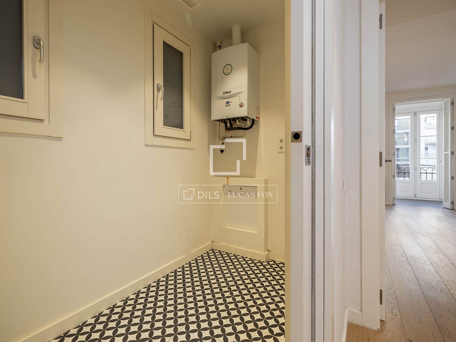 Huoneisto Barcelona, Espanja 3 makuuhuonetta, 137 m2 No. 150271