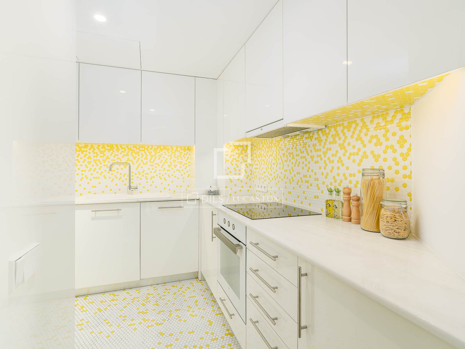 Квартира в Барселона, Испания 2 спальни, 80м2 №150266
