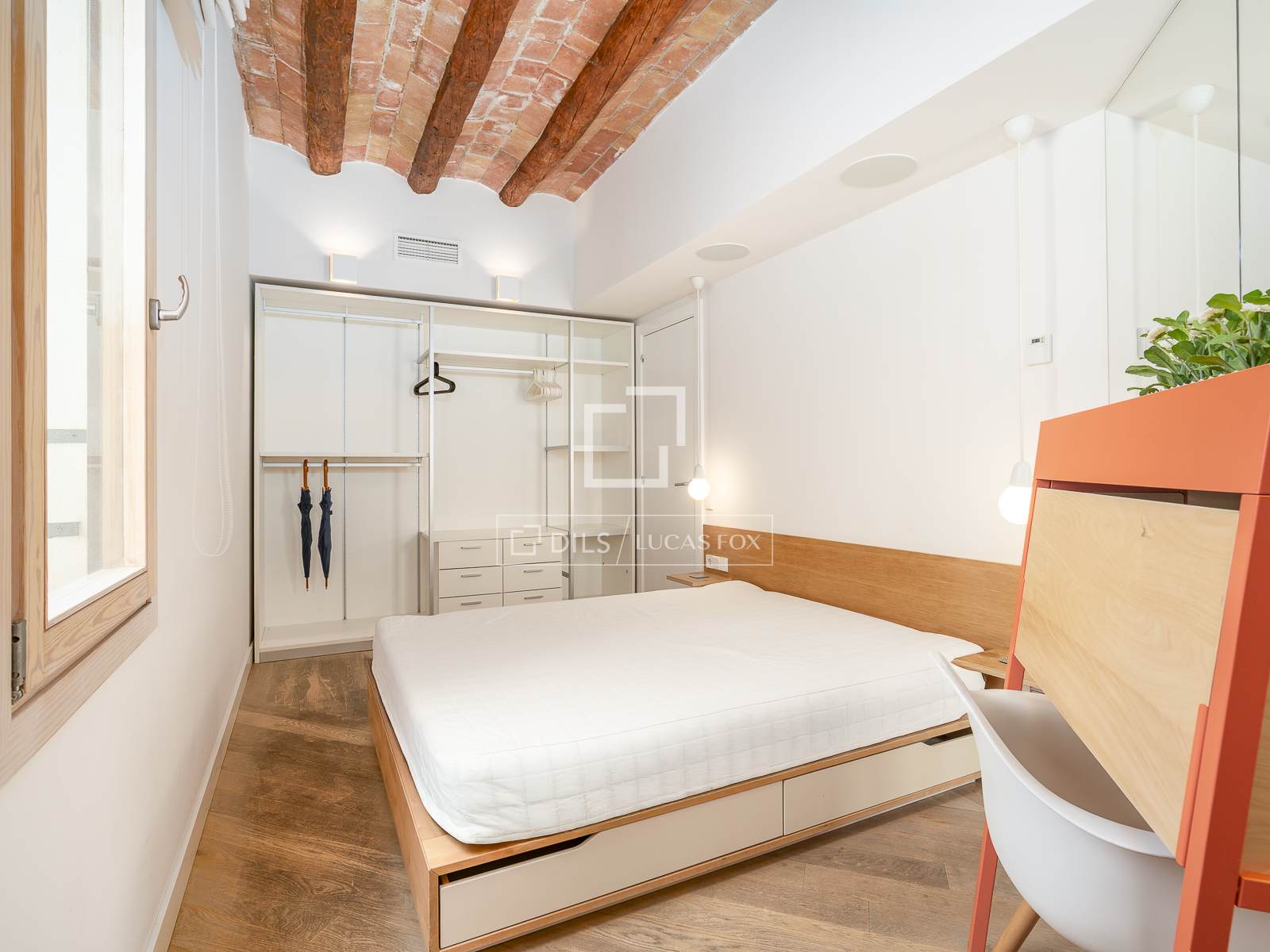 Квартира в Барселона, Испания 2 спальни, 80м2 №150266