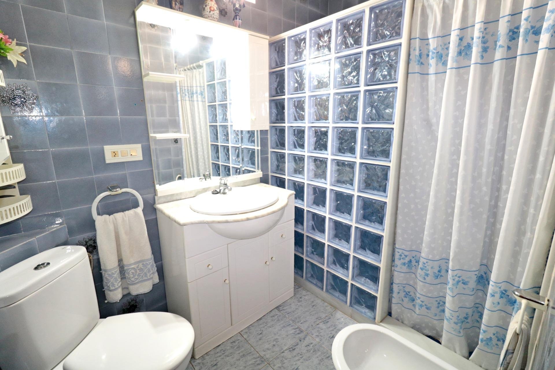 Huoneisto Torrevieja, Alicante, Espanja 3 makuuhuonetta, 97 m2 No. 195989