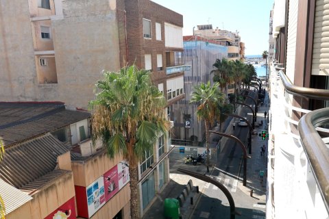 Apartment in Torrevieja, Alicante, Spain 3 bedrooms, 97 sq.m. No. 195989