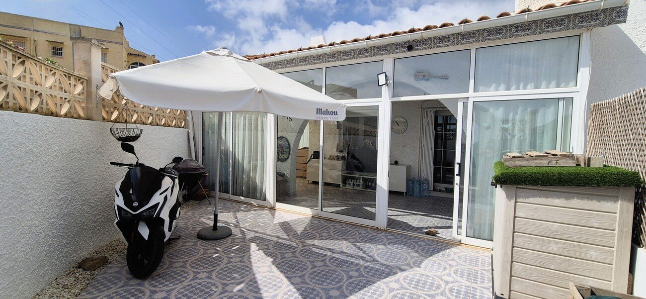 Bungalow in Villamartin, Alicante, Spanien 2 Schlafzimmer, 70 m2 Nr. 195992
