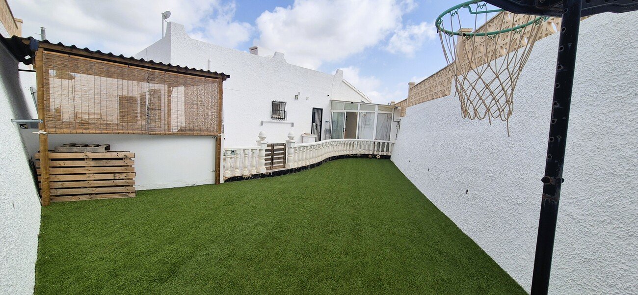 Bungalow in Villamartin, Alicante, Spanien 2 Schlafzimmer, 70 m2 Nr. 195992