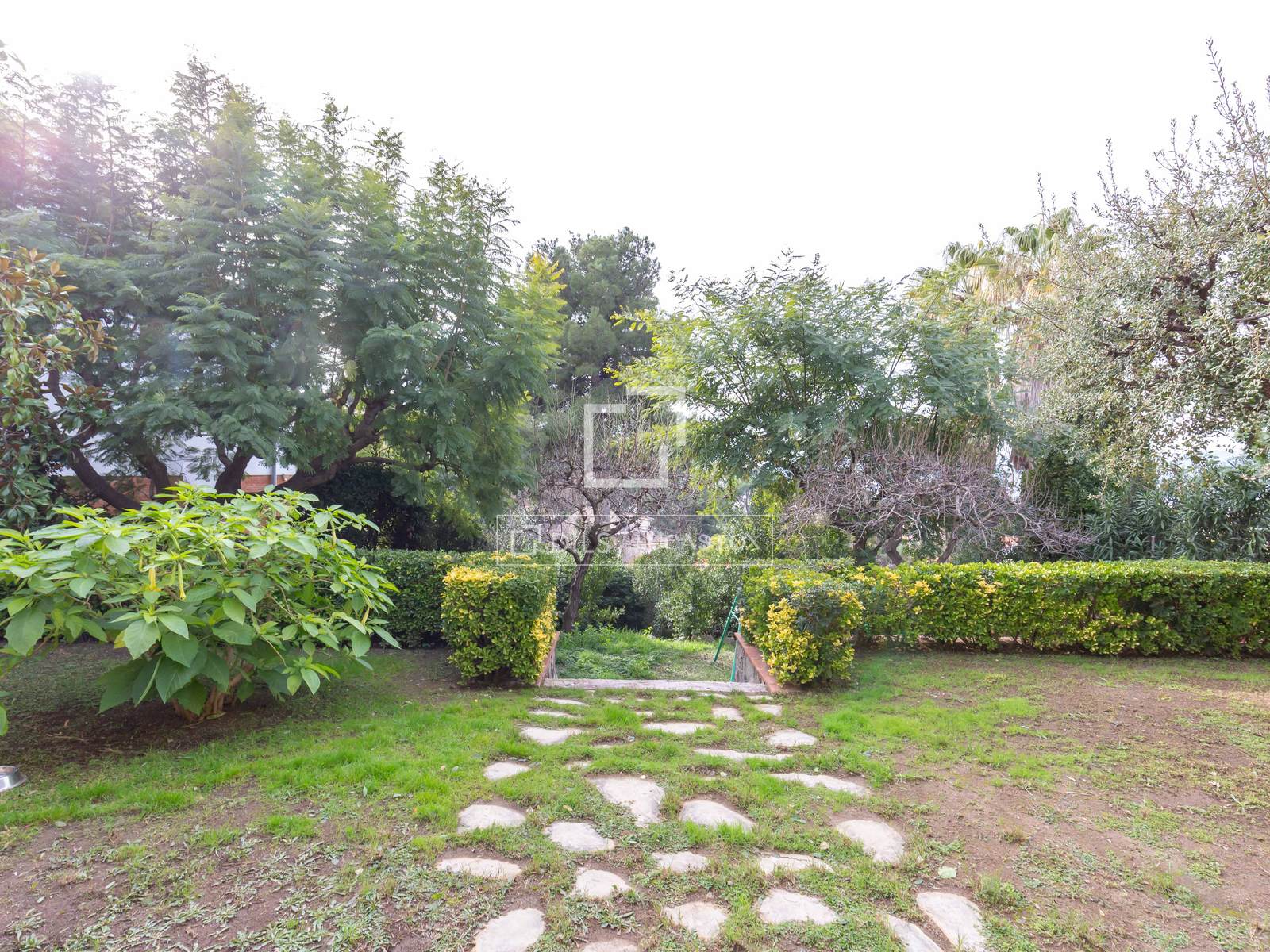 Villa en Sant Just Desvern, Barcelona, España 6 dormitorios, 240 m2 No. 150425