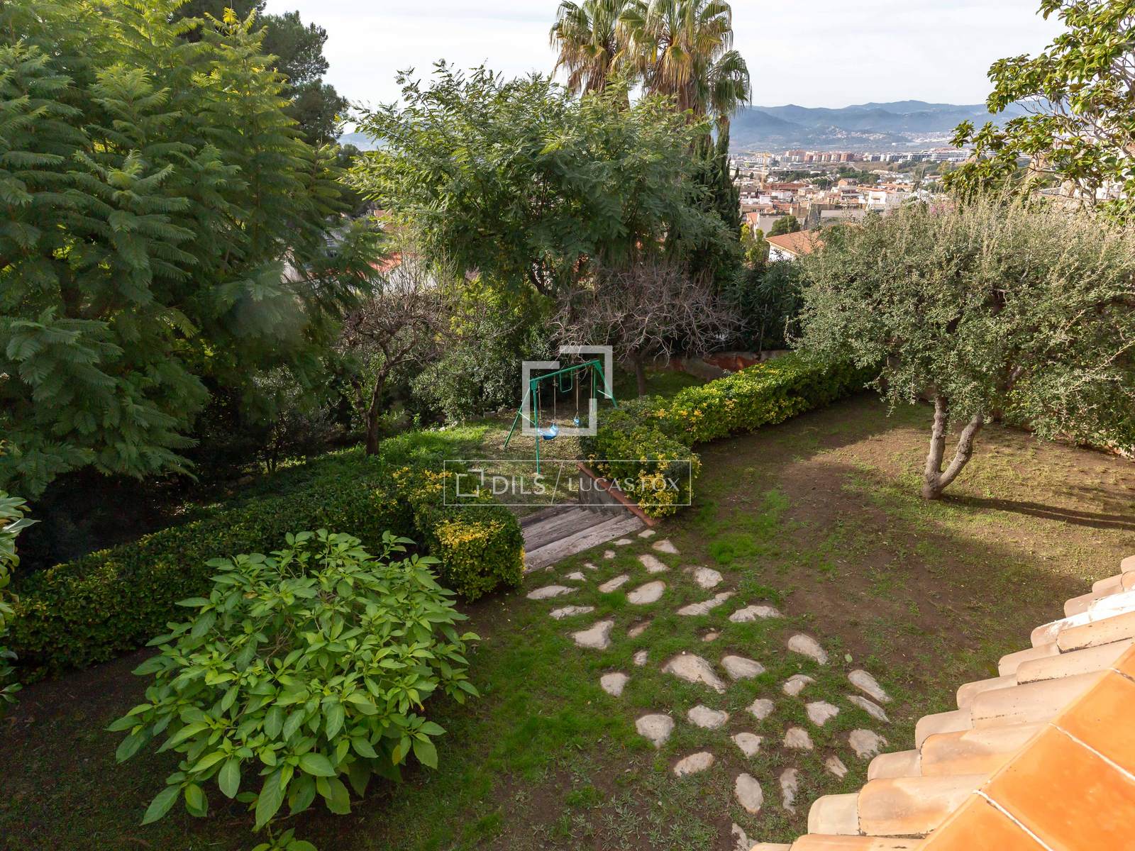Villa en Sant Just Desvern, Barcelona, España 6 dormitorios, 240 m2 No. 150425