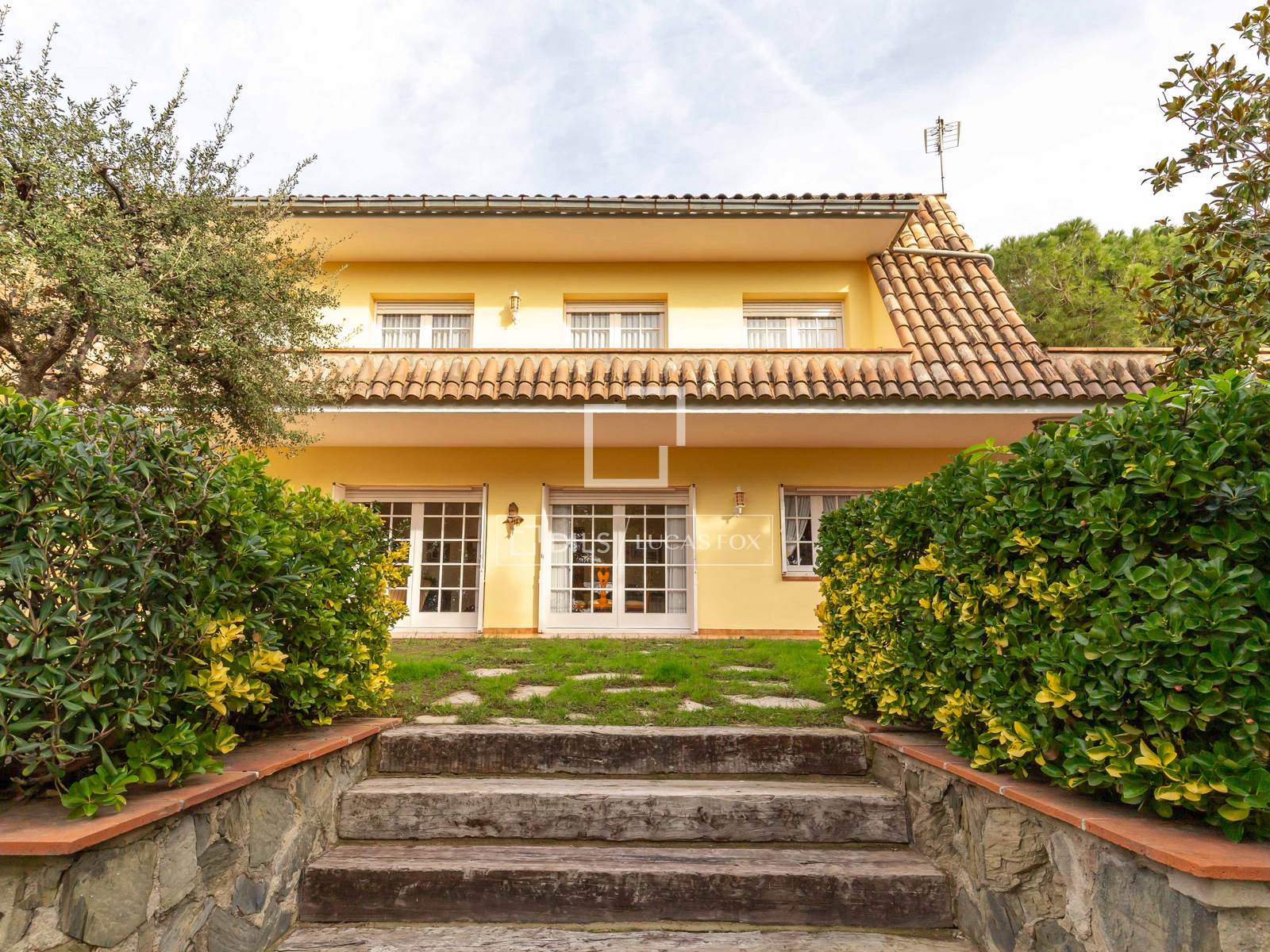 Villa en Sant Just Desvern, Barcelona, España 6 dormitorios, 240 m2 No. 150425