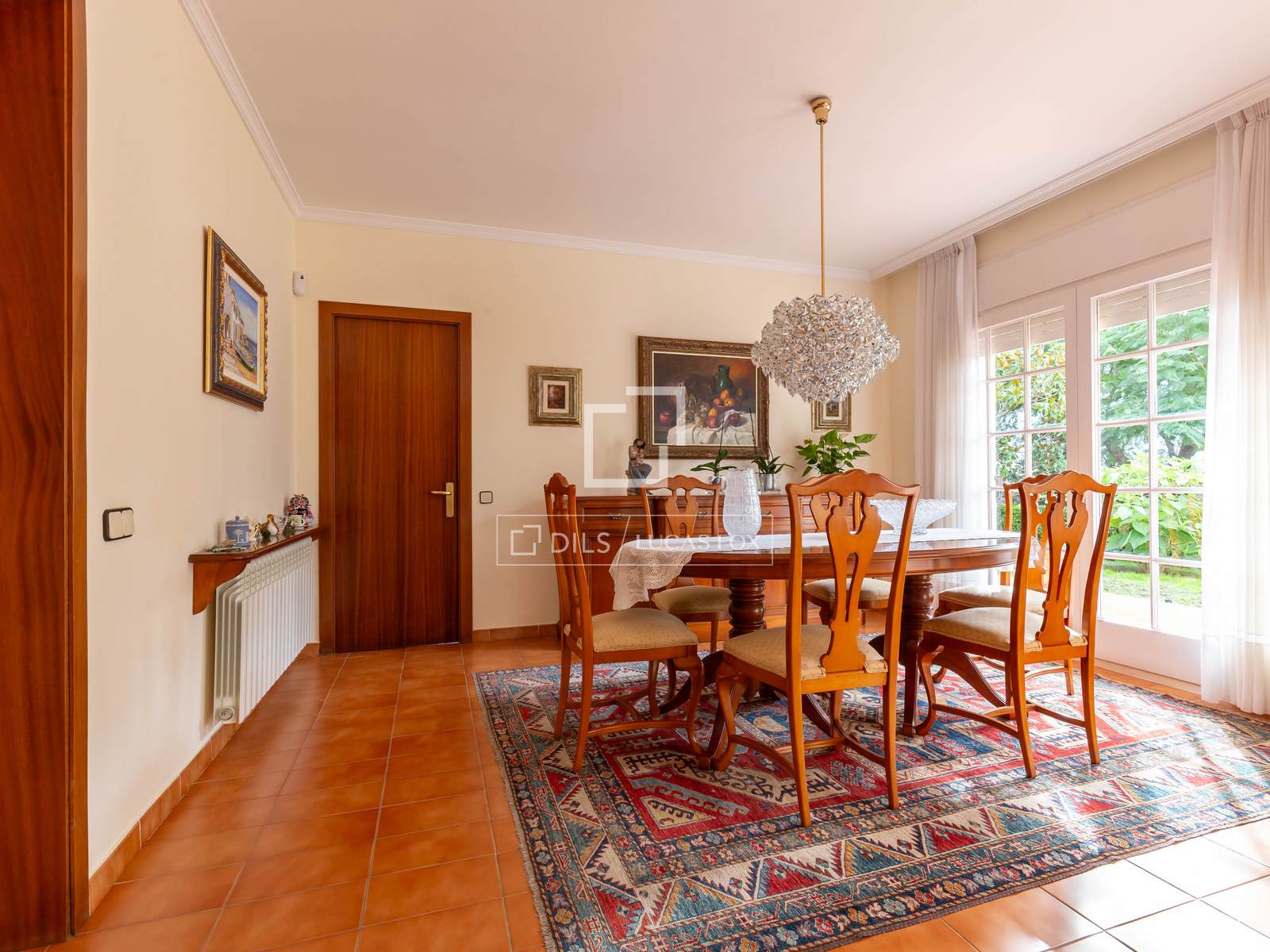 Villa en Sant Just Desvern, Barcelona, España 6 dormitorios, 240 m2 No. 150425